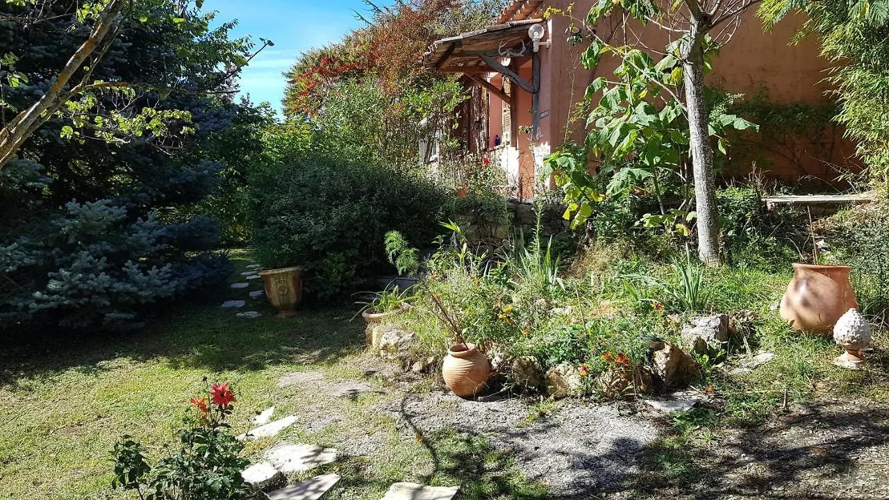 B&B Chez Lisa Et Jeff Ampus 0*,  France