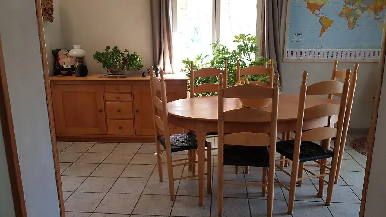 B&B Chez Lisa Et Jeff Ampus