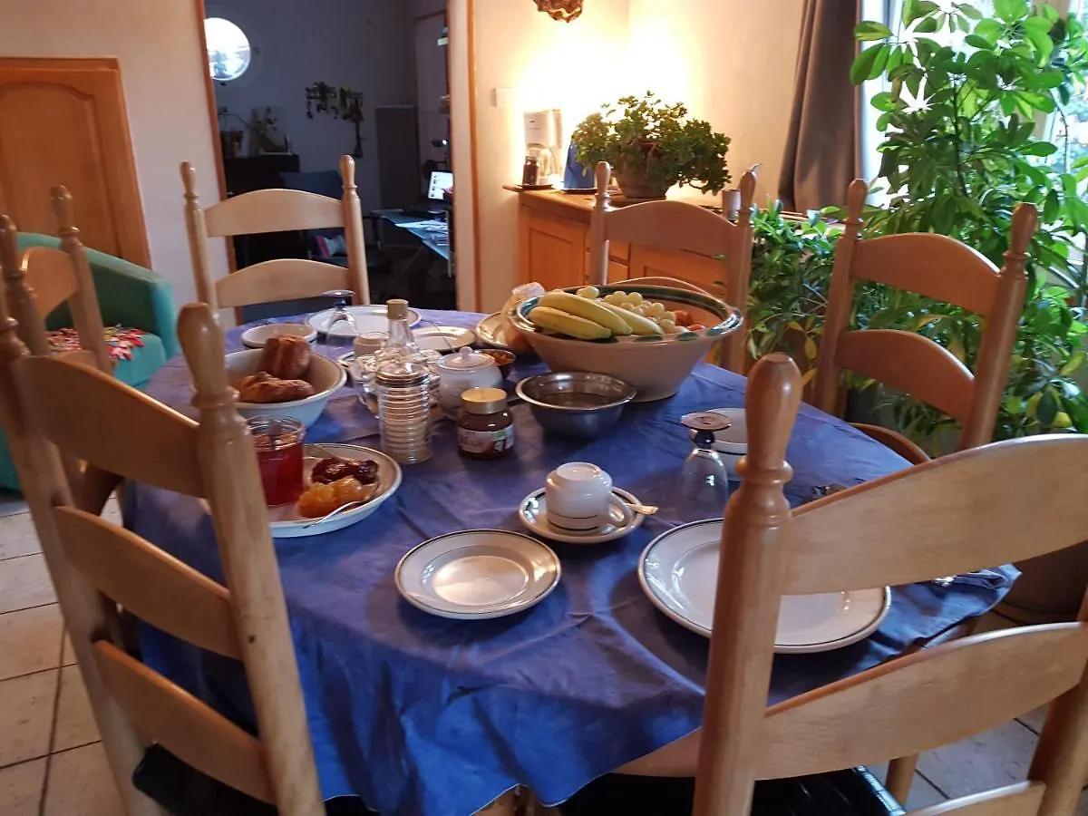 B&B Chez Lisa Et Jeff Ampus
